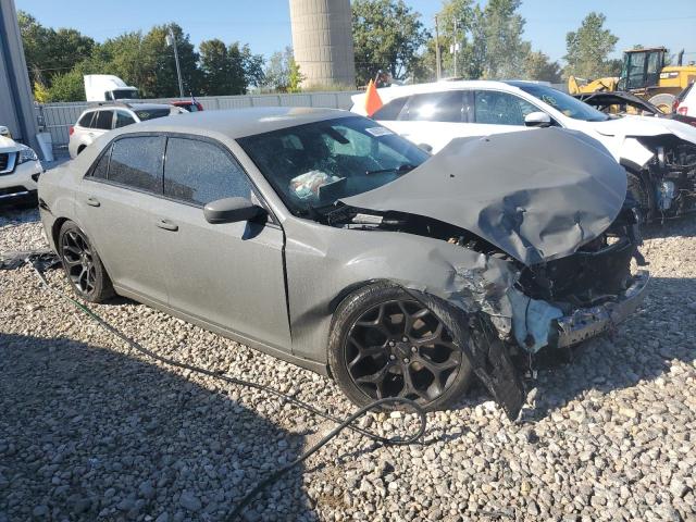 Photo 4 from auction – 2019 CHRYSLER 300 S with VIN 2C3CCABG0KH618071