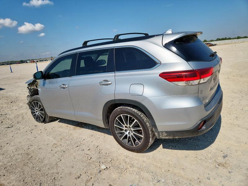 Photo 2 from auction – 2018 TOYOTA HIGHLANDER with VIN 5TDKZRFH5JS533606