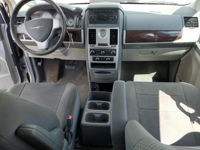 Photo 8 from auction – 2010 CHRYSLER TOWN & COU with VIN 2A4RR5D18AR432771