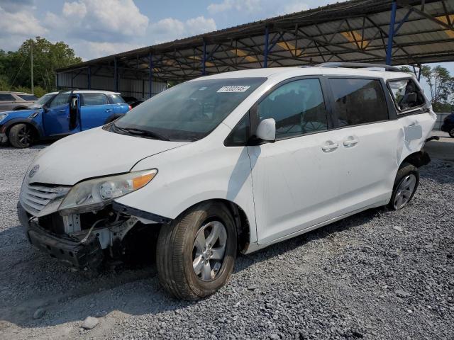 TOYOTA SIENNA LE 2017 with VIN 5TDKZ3DC3HS766494 - Photo from auction