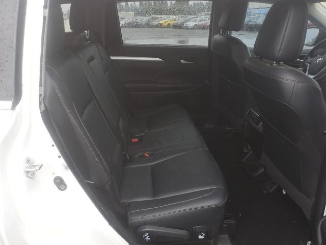 Photo 10 from auction – 2018 TOYOTA HIGHLANDER with VIN 5TDJGRFH1JS045884