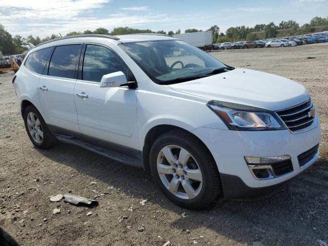 Photo 4 from auction – 2017 CHEVROLET TRAVERSE L with VIN 1GNKRGKD5HJ164073