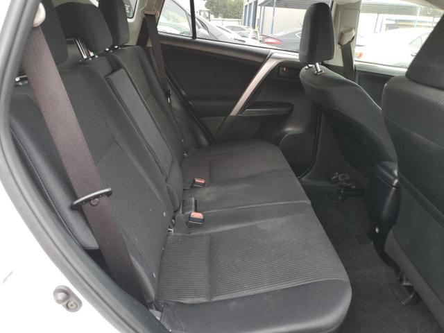 Photo 11 from auction – 2018 TOYOTA RAV4 LE with VIN JTMZFREV4JJ150705