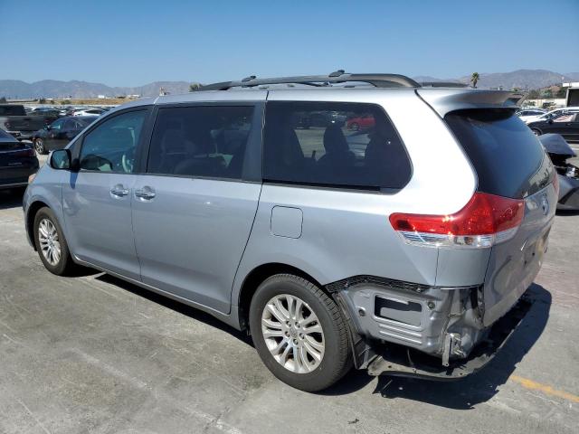Photo 2 from auction – 2012 TOYOTA SIENNA XLE with VIN 5TDYK3DC7CS183532