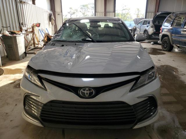 Photo 5 from auction – 2022 TOYOTA CAMRY LE with VIN 4T1C11AK2NU004823