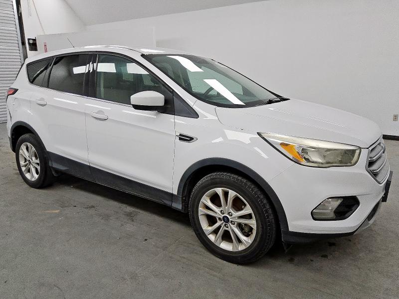 Photo 4 from auction – 2017 FORD ESCAPE SE with VIN 1FMCU0G95HUA62838