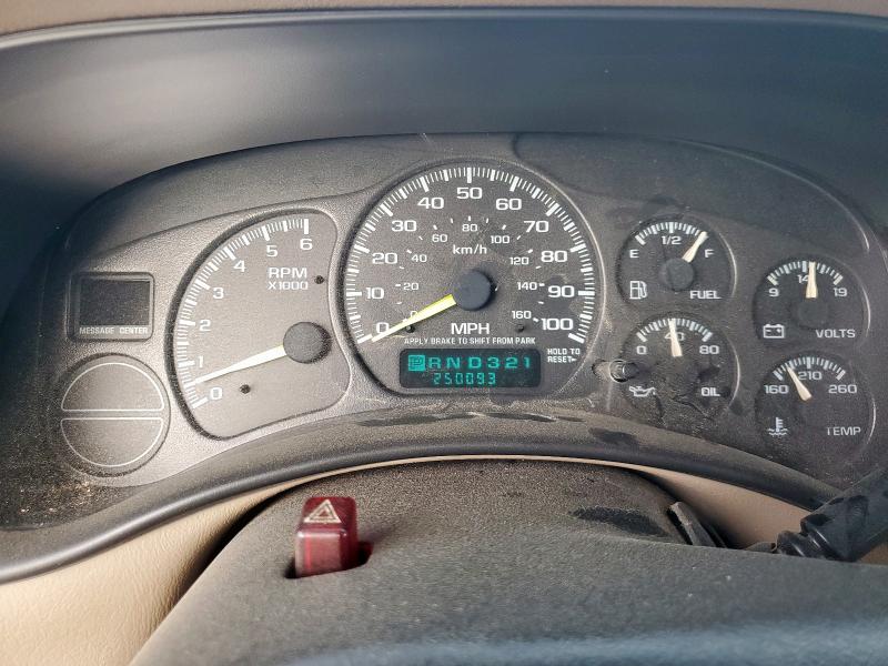 Photo 9 from auction – 2001 CHEVROLET SILVERADO with VIN 2GCEC19T511139336
