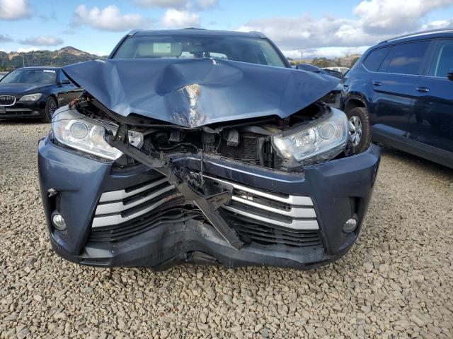 Photo 5 from auction – 2017 TOYOTA HIGHLANDER with VIN 5TDJGRFH7HS036374