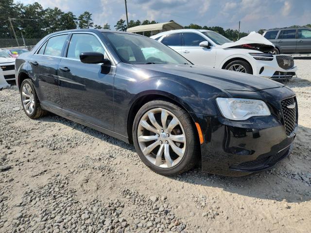 Photo 4 from auction – 2016 CHRYSLER 300 LIMITE with VIN 2C3CCAAG2GH343859