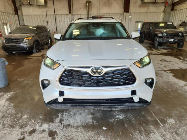 Photo 5 from auction – 2022 TOYOTA HIGHLANDER with VIN 5TDHZRBH1NS589984