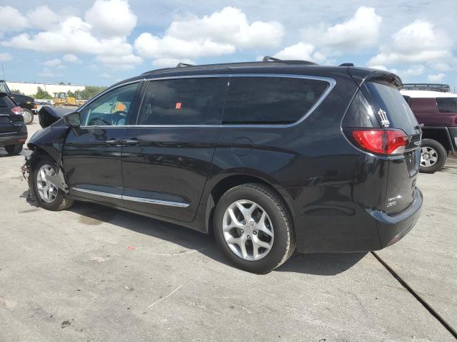 Photo 2 from auction – 2017 CHRYSLER PACIFICA T with VIN 2C4RC1BG1HR511426