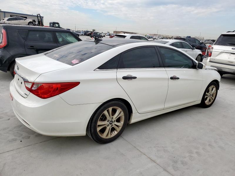 Photo 3 from auction – 2012 HYUNDAI SONATA SE with VIN 5NPEC4AC1CH460823