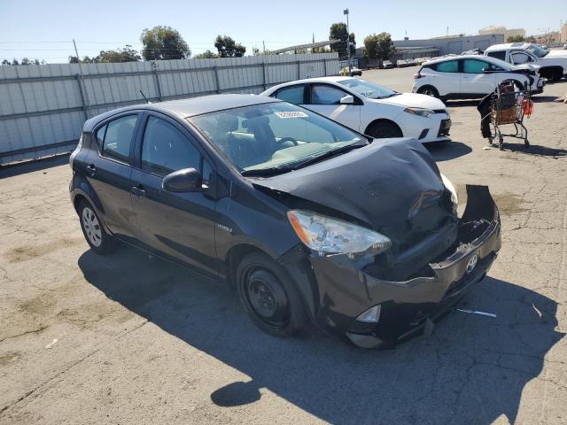 Photo 4 from auction – 2013 TOYOTA PRIUS C with VIN JTDKDTB32D1037475