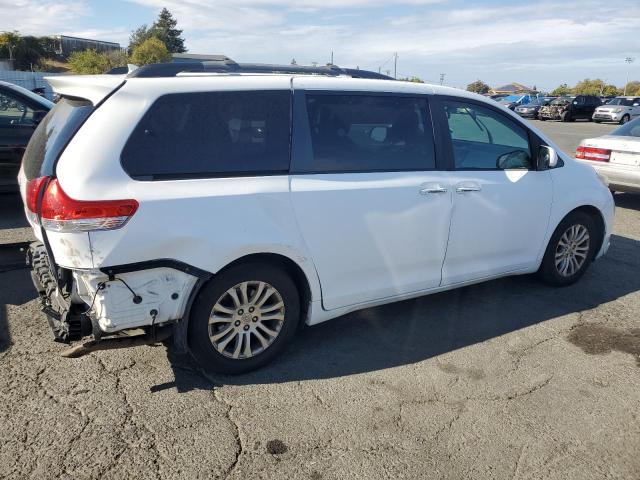 Photo 3 from auction – 2011 TOYOTA SIENNA XLE with VIN 5TDYK3DC2BS149772