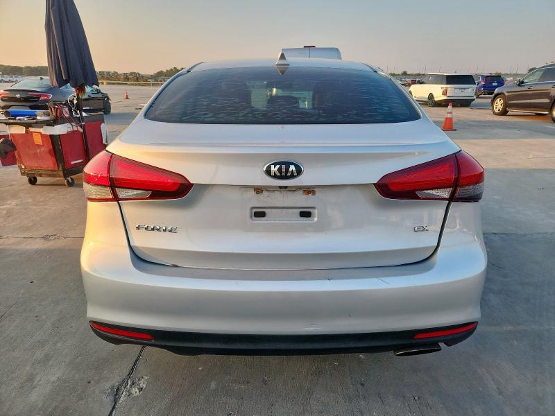 Photo 6 from auction – 2017 KIA FORTE EX with VIN 3KPFN4A82HE110560