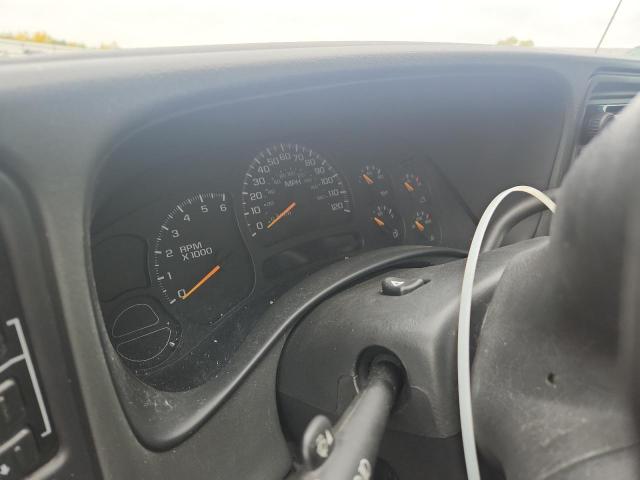 Photo 9 from auction – 2005 CHEVROLET SILVERADO with VIN 1GCEK19T75E309915