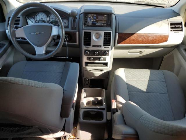 Photo 8 from auction – 2010 CHRYSLER TOWN & COU with VIN 2A4RR5D17AR198090