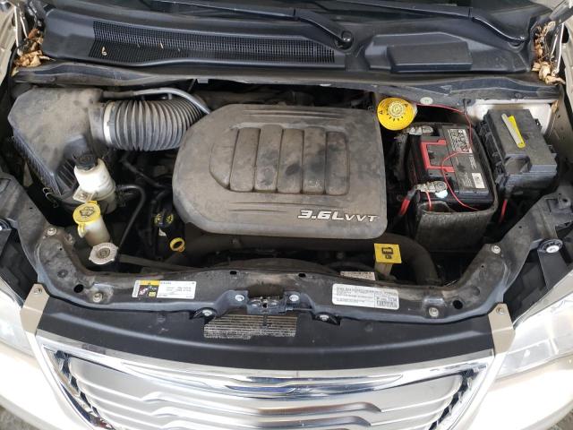 Photo 12 from auction – 2015 CHRYSLER TOWN & COU with VIN 2C4RC1BG9FR644948