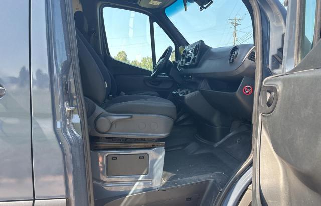 Photo 5 from auction – 2019 MERCEDES-BENZ SPRINTER 2 with VIN WD4PF0CD0KP033530