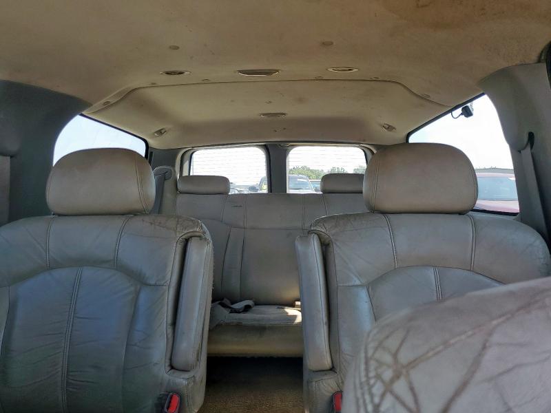 Photo 10 from auction – 2000 CHEVROLET SUB 1500 with VIN 3GNEC16T7YG130716