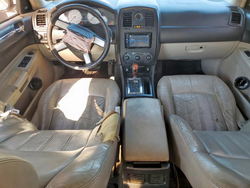 Photo 8 from auction – 2006 CHRYSLER 300 TOURING with VIN 2C3LA53G56H109689