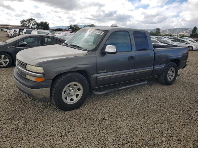 CHEVROLET SILVERADO 2000 with VIN 1GCEC19T1YZ355363 - Photo from auction