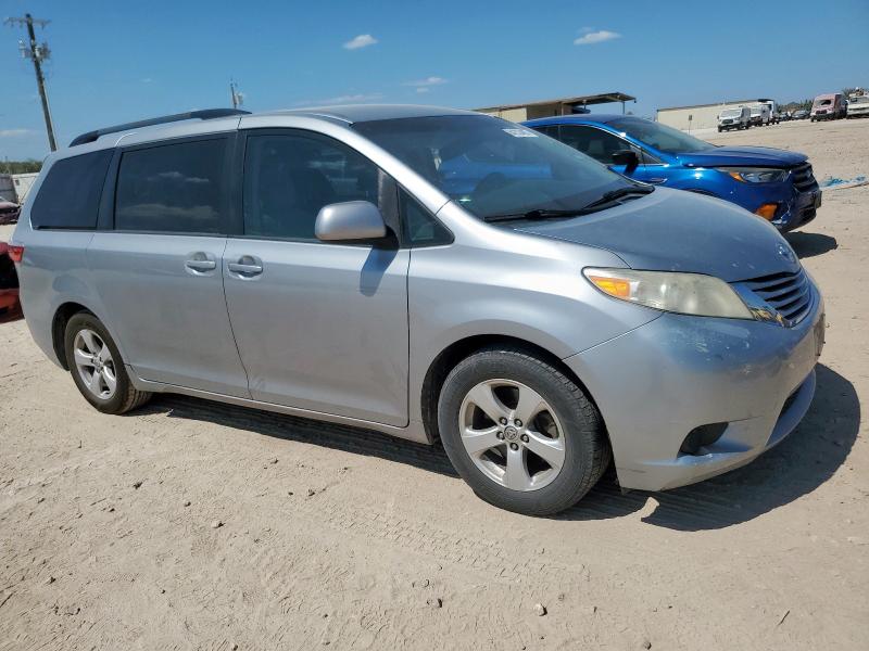 Photo 4 from auction – 2015 TOYOTA SIENNA LE with VIN 5TDKK3DC1FS600587