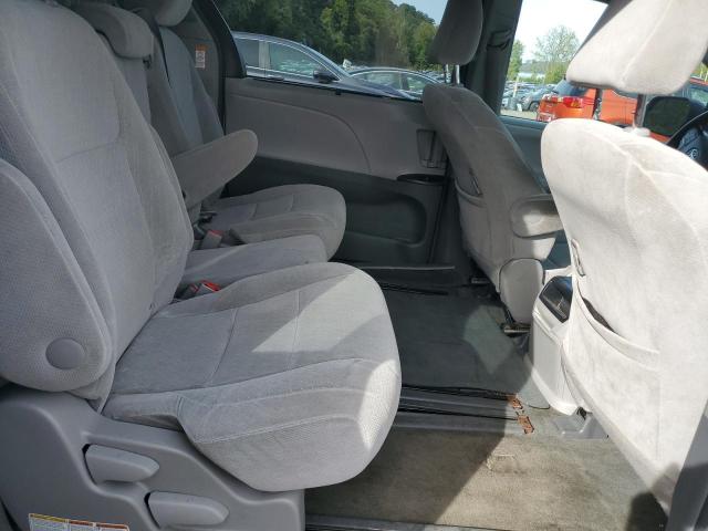 Photo 11 from auction – 2017 TOYOTA SIENNA LE with VIN 5TDKZ3DC7HS785632