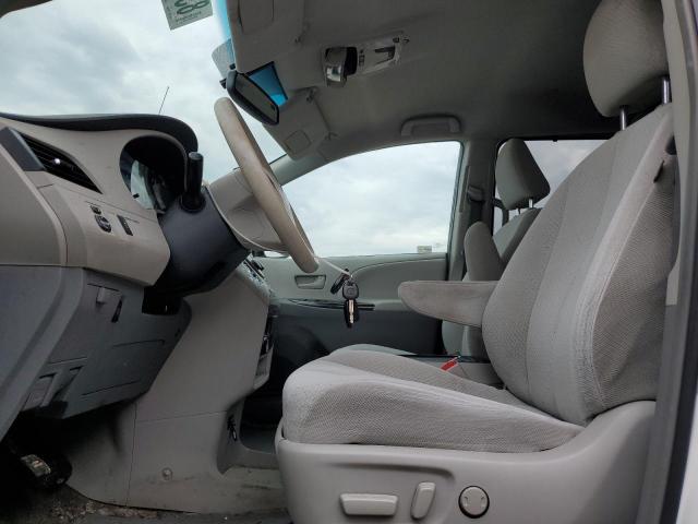 Photo 7 from auction – 2012 TOYOTA SIENNA LE with VIN 5TDKK3DC0CS249019