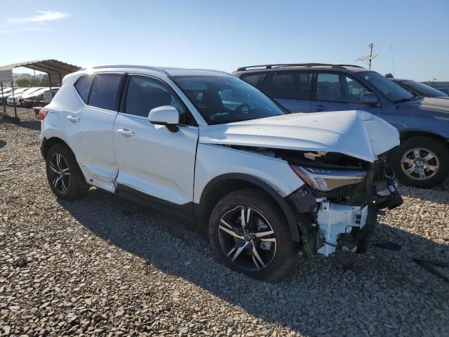 Photo 4 from auction – 2025 VOLVO XC40 CORE with VIN YV4L12UJXS2591709