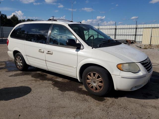 Photo 4 from auction – 2005 CHRYSLER TOWN & COU with VIN 2C4GP64L35R350155