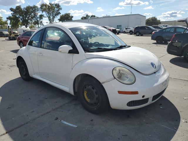 Photo 4 from auction – 2010 VOLKSWAGEN NEW BEETLE with VIN 3VWPG3AG8AM020872