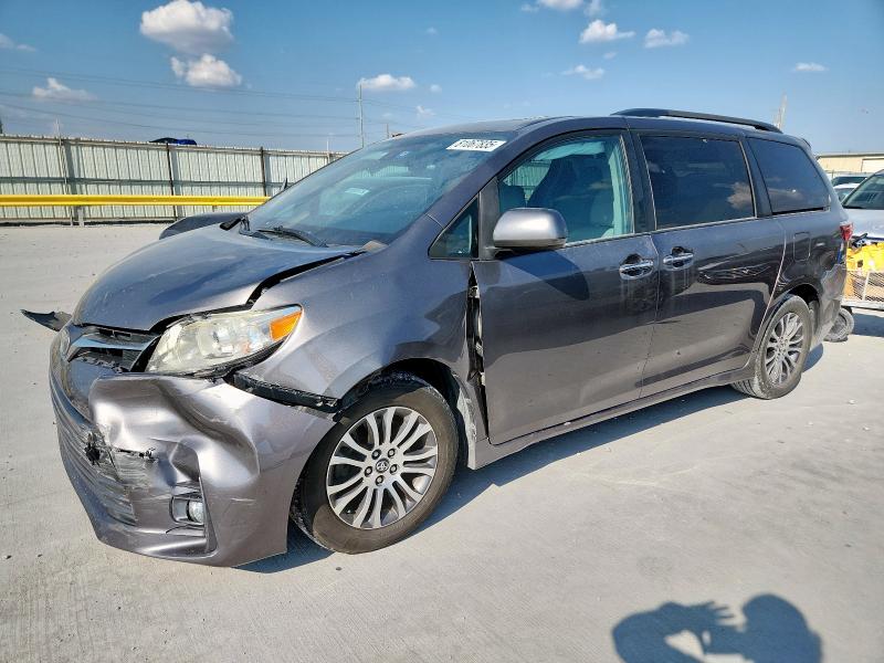 TOYOTA SIENNA XLE 2018 with VIN 5TDYZ3DC5JS925340 - Photo from auction