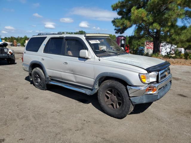 Photo 4 from auction – 1998 TOYT 4RUNNER SR5 with VIN JT3GN86R9W0069710