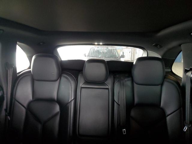 Photo 10 from auction – 2017 PORSCHE CAYENNE S with VIN WP1AB2A29HLA52696