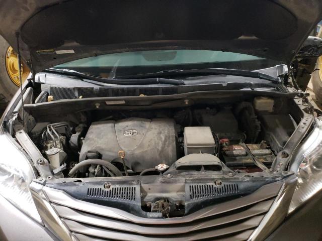 Photo 12 from auction – 2017 TOYOTA SIENNA XLE with VIN 5TDDZ3DC2HS163447
