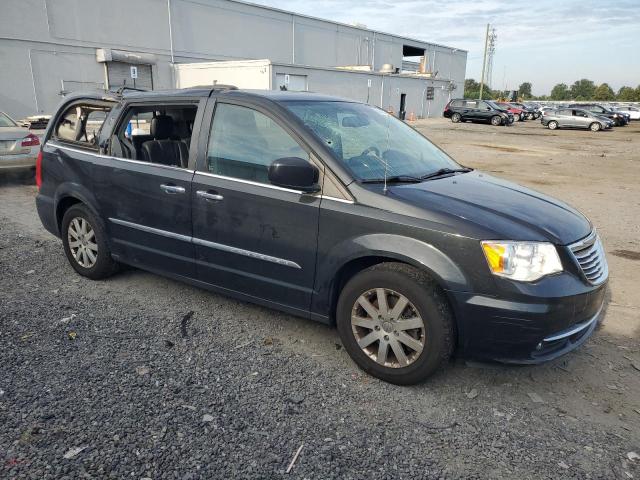 Photo 4 from auction – 2016 CHRYSLER TOWN & COU with VIN 2C4RC1BG2GR238706