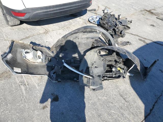 Photo 13 from auction – 2018 FORD ESCAPE S with VIN 1FMCU0F70JUB15161