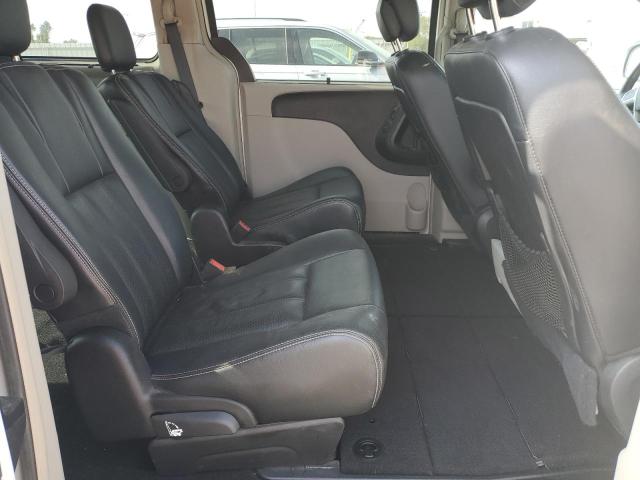 Photo 11 from auction – 2016 CHRYSLER TOWN & COU with VIN 2C4RC1CG5GR149503
