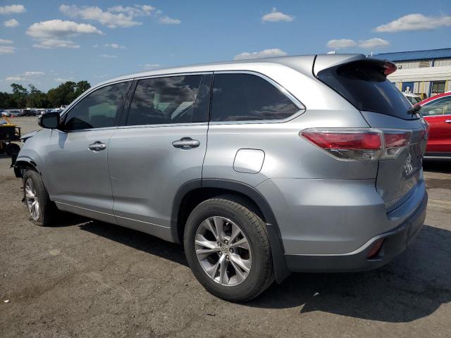 Photo 2 from auction – 2015 TOYOTA HIGHLANDER LE with VIN 5TDBKRFH3FS087421