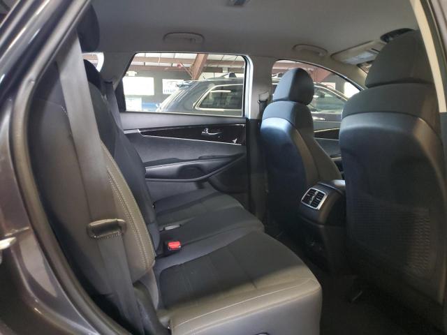 Photo 11 from auction – 2018 KIA SORENTO LX with VIN 5XYPGDA30JG409332