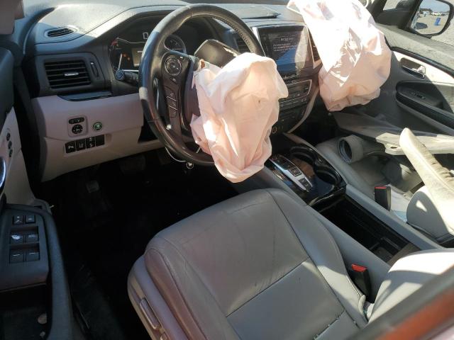 Photo 8 from auction – 2017 HONDA PILOT TOUR with VIN 5FNYF5H98HB027672