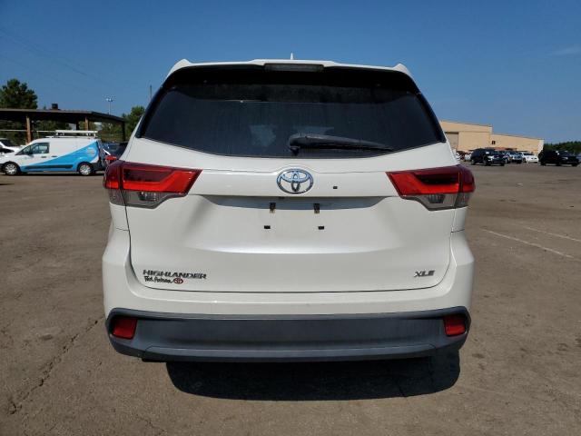Photo 6 from auction – 2018 TOYOTA HIGHLANDER with VIN 5TDKZRFH0JS530466