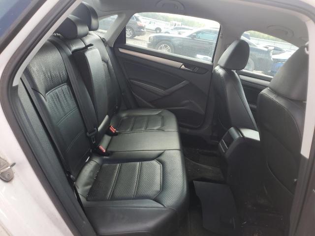 Photo 10 from auction – 2015 VOLKSWAGEN PASSAT S with VIN 1VWAT7A35FC020665