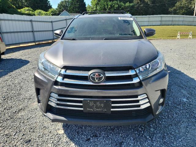 Photo 5 from auction – 2017 TOYOTA HIGHLANDER with VIN 5TDDZRFH2HS404029