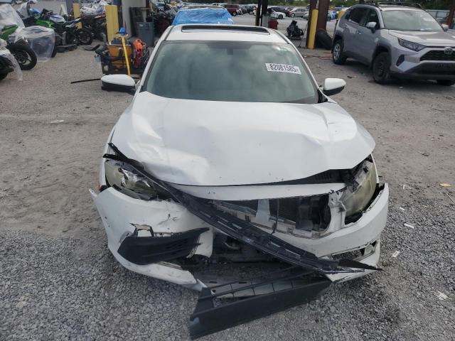 Photo 5 from auction – 2018 HONDA CIVIC EX with VIN 19XFC2F77JE001026