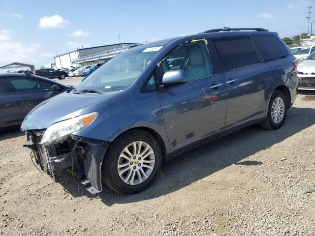 TOYOTA SIENNA XLE 2015 with VIN 5TDYK3DC3FS657142 - Photo from auction