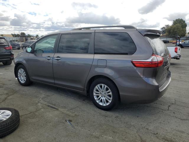 Photo 2 from auction – 2017 TOYOTA SIENNA XLE with VIN 5TDYZ3DC5HS780794