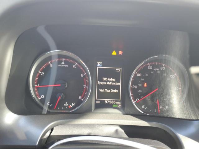 Photo 9 from auction – 2018 TOYOTA RAV4 SE with VIN 2T3NFREV8JW451560