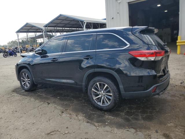 Photo 2 from auction – 2017 TOYOTA HIGHLANDER with VIN 5TDKZRFH0HS209702